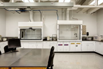 Chemical and fume hood support lab