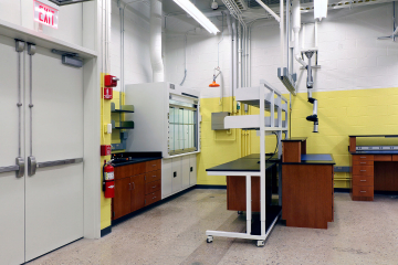 Fume hood, safety equipment and a functional working environment
